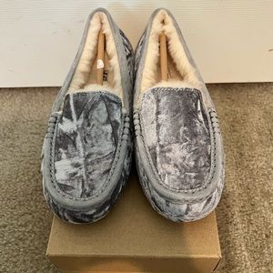 ANSLEY - CRUSHED VELVET UGGS - Silver